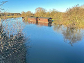 Salhouse Broads Lodge Houseboat